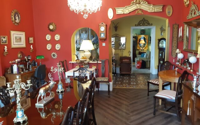 Holywell Guest House