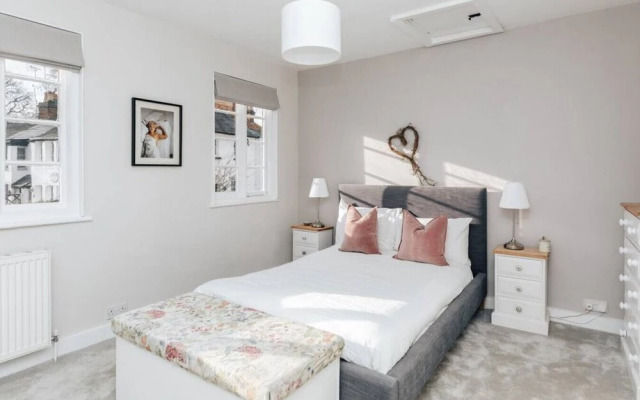 Chalk House - Pet Friendly - From 125 Per Night