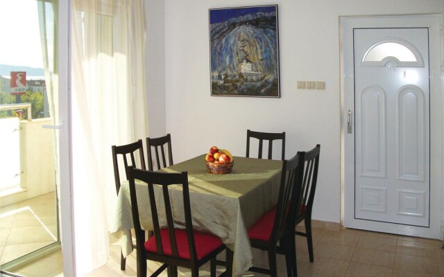 Awesome Home in Igalo With Wifi and 2 Bedrooms