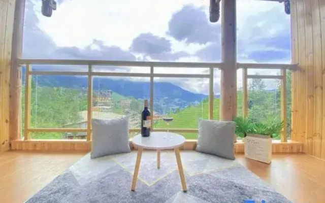 Yuelai Courtyard Hotel (Longsheng Longji Terrace Observation Deck)