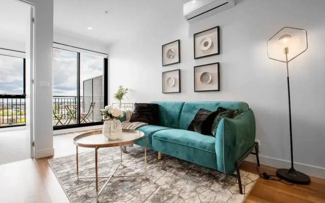 Elegant 2br@footscray Station