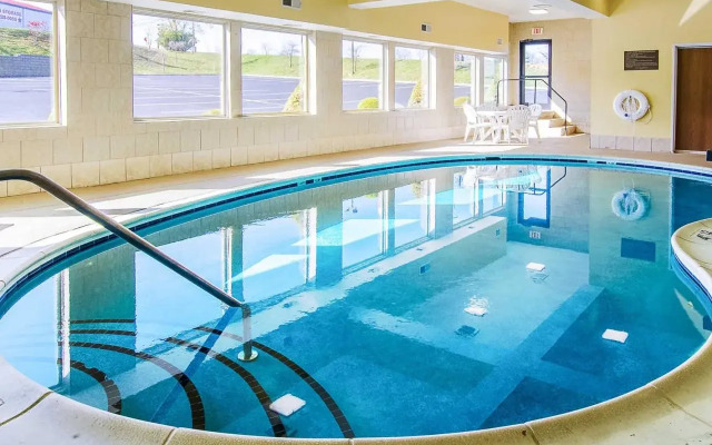 Econo Lodge West Dodge Omaha