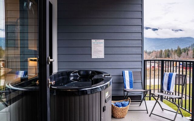 Powder Pines Retreat Revelstoke Vacation