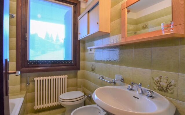 Frassan Apartment 17185