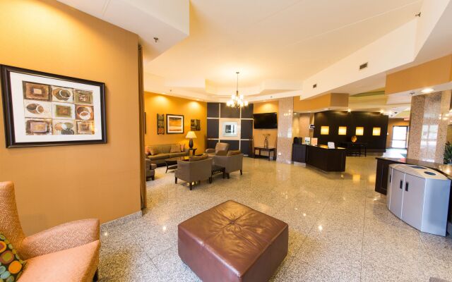 Holiday Inn & Suites Windsor Ambassador Bridge by IHG