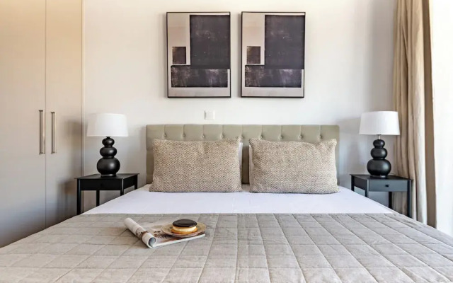 Sanders River Plaza - Neat 2 Bedroom Apt With Balcony