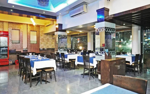 OYO 26205 Hotel Sahara