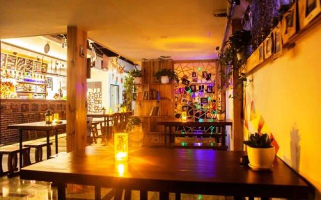 Luoyang Anximen Young Hostel