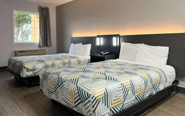Motel 6 Huntsville, AL – University Dr.