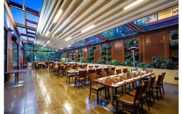 Pullman Santiago El Bosque by Accor Hotels