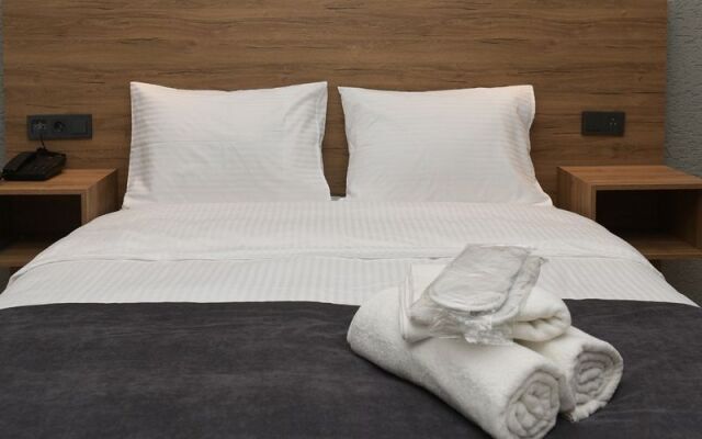 Daymonth Hotel