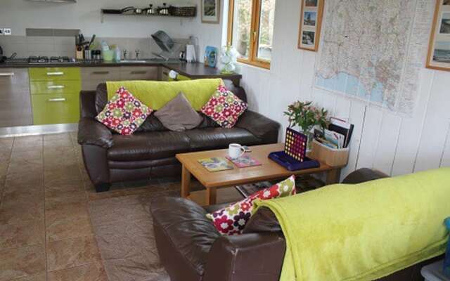 Cornish Yurt with Hot Tub (1)
