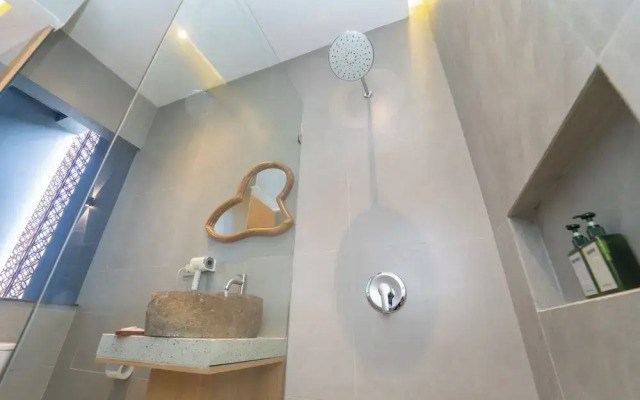 Keenan Living Luxe Seturan