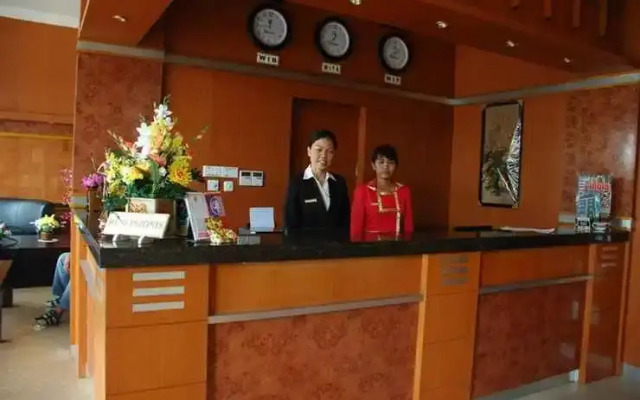 Idola Hotel