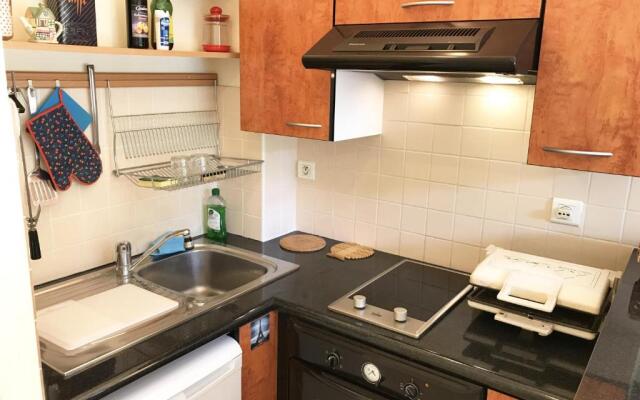 BH - 4 PEOPLE - Flat close to railway station and sea