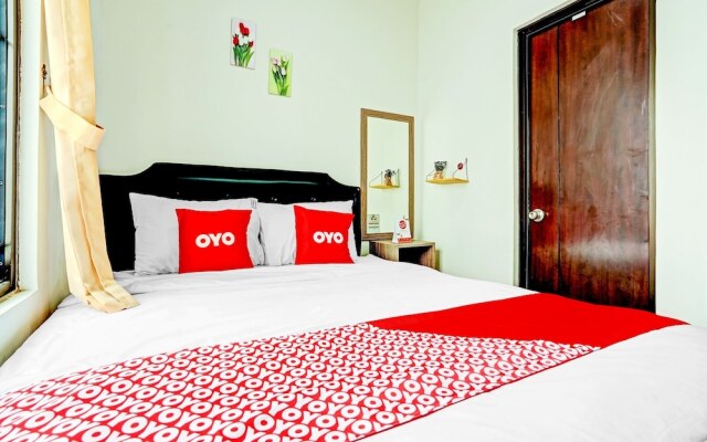 OYO Life 90211 I-sidji Inn