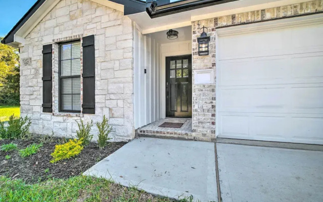 Well-appointed Montgomery Home w/ Fenced Yard