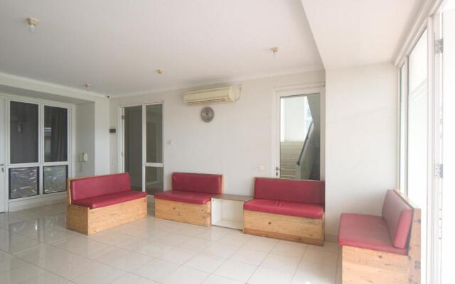 OYO 3049 Scientia Dormitory Near RS Bethsaida