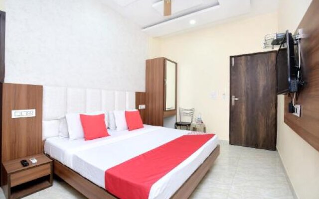 OYO 14720 Hotel G R highway