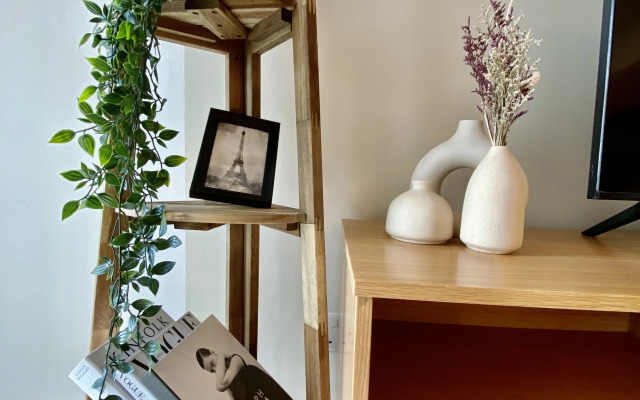 TR Residence Near Titiwangsa LRT By Iconique