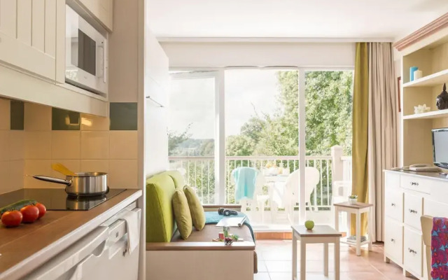 Apartment in Residence Normandy Garden, Branville