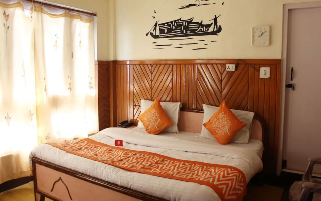 OYO 12782 Hotel Sweet Home