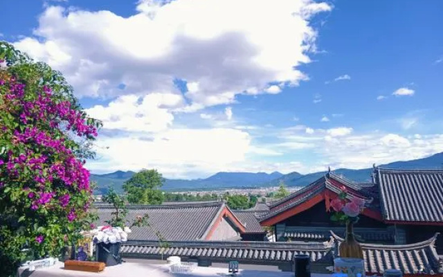 Ladder, cliff view, coffee and tea, leisure vacation, beautiful accommodation – Outside – Lijiang