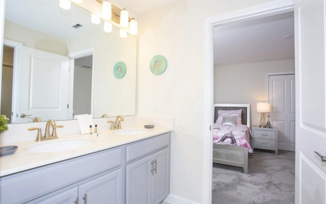 Champions Gate 1600 A