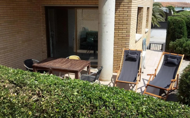 DAVANT MAR - Apartamento con terraza a pie de playa