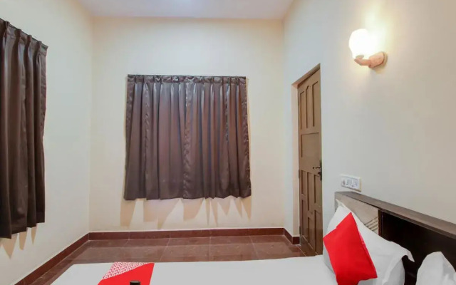OYO Flagship 70262 Hotel River Wood