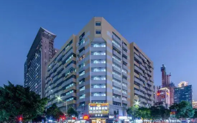 Ease Hotel (Shenzhen Huaqiangbei Yannan Metro Station)