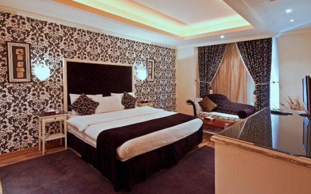 Royal In Villas