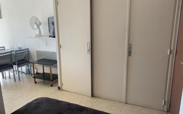 Appartement Balaruc-les-Bains, 1 pièce, 2 personnes - FR-1-571-11