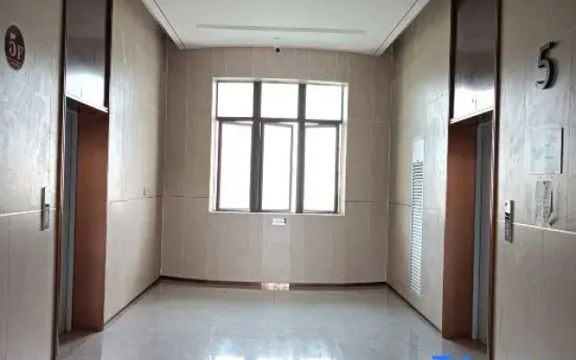 Guanghui Stylish Homestay (Qixingyan East Gate Plaza)
