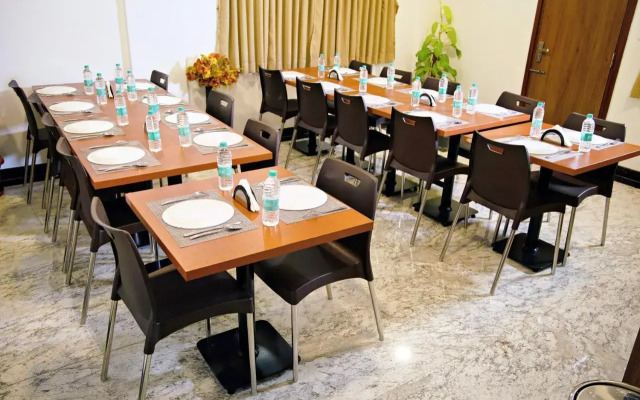 Villa Grand Hotel Near Kempegowda International Airport