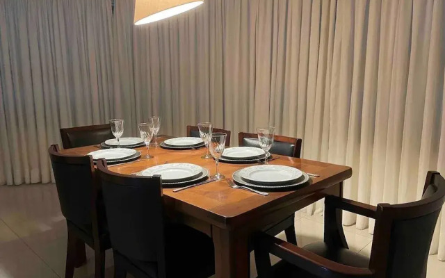 Amplo Apartamento Um Por Andar