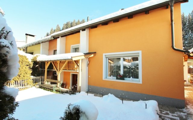 Snug Apartment in Kitzbühel - Kirchberg near Ski Slopes