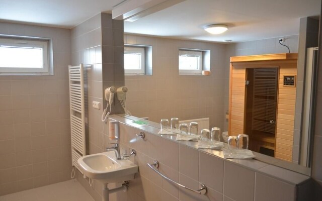 Hotel CESKA FARMA