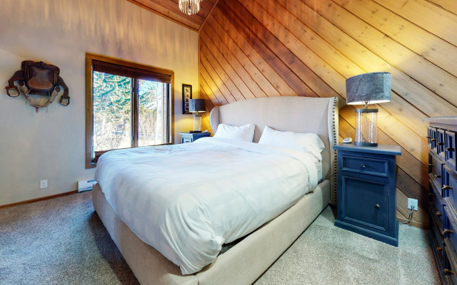 Snowcreek III #415 Condo