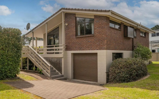 Relax On Courtney - Pauanui Holiday Home