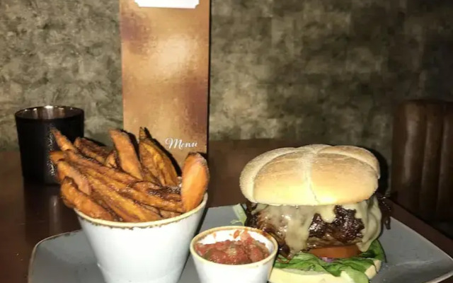 Lil's Bar and Bistro