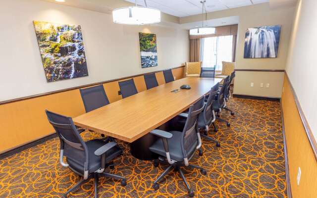 La Quinta Inn & Suites by Wyndham Bentonville