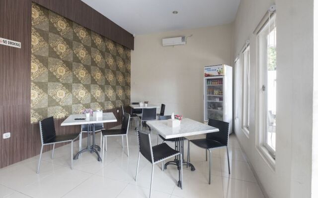 OYO 928 Hotel Astra Novilia