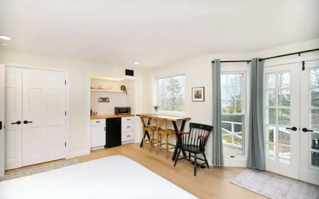 Harbor View Cozy Retreat for 2