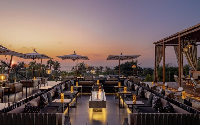 Caesars Palace Bluewaters Dubai