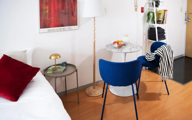 Luxury apartment 3mins walk to station 1stop to Shinjuku station – Guest Rooms – Tokyo