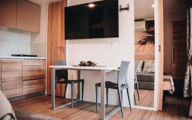 Mobile Home Kailani Nr 121, Camping Porton Biondi