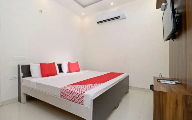 OYO 22097 Hotel Jd