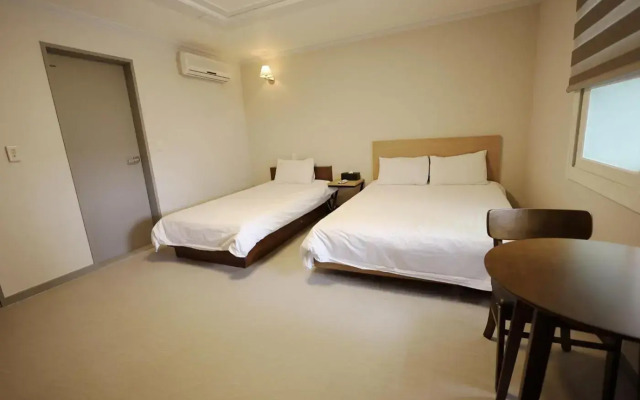 Trevi Hotel