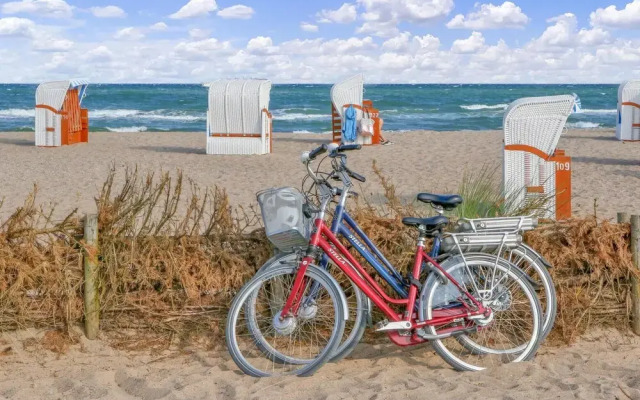 Weiße Strandvilla/56a O